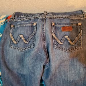 Women's Wrangler jeans size 5/6 x 32